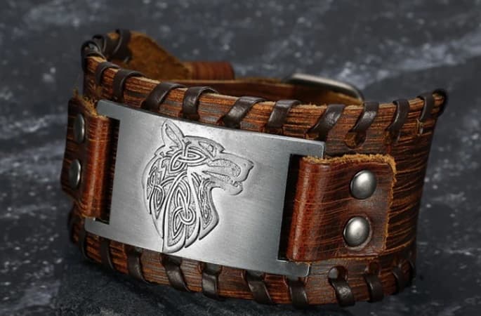Armschmuck Fenrir, der Wolf: Ein Wikinger-Erlebnis