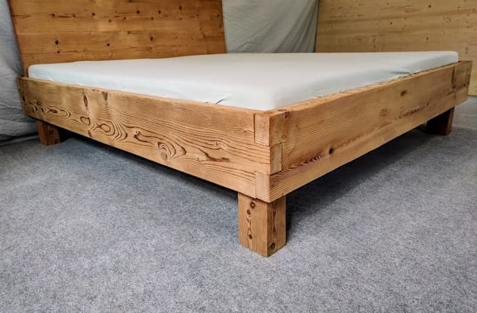 Altholzmöbel Wilhelm: Traditionelle Handwerkskunst trifft Nachhaltigkeit