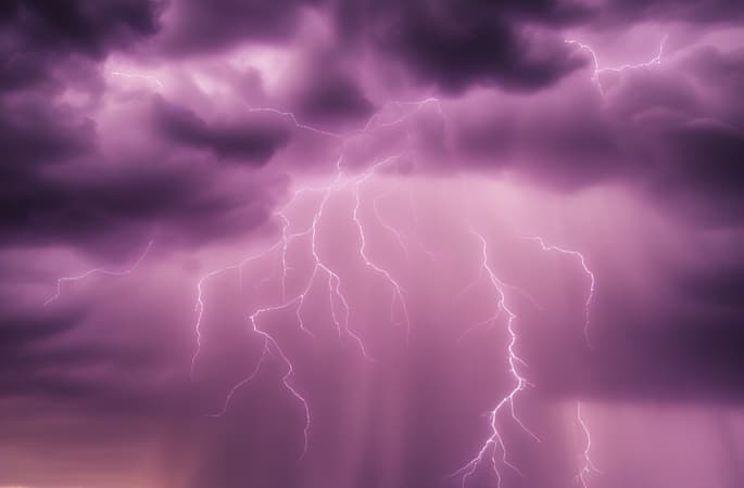 Wettermanipulation: Chancen, Herausforderungen und Kontroversen