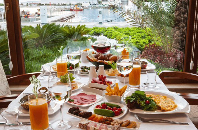 Die besten Hotels am Gardasee mit Pool: Ein umfassender Reiseführer